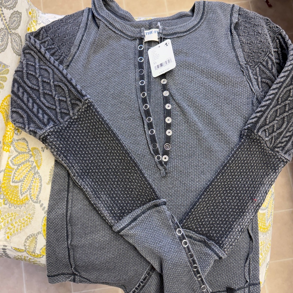 New with tags! Free People We The Free Twisted Cuff Thermal Snap Closure Size XS